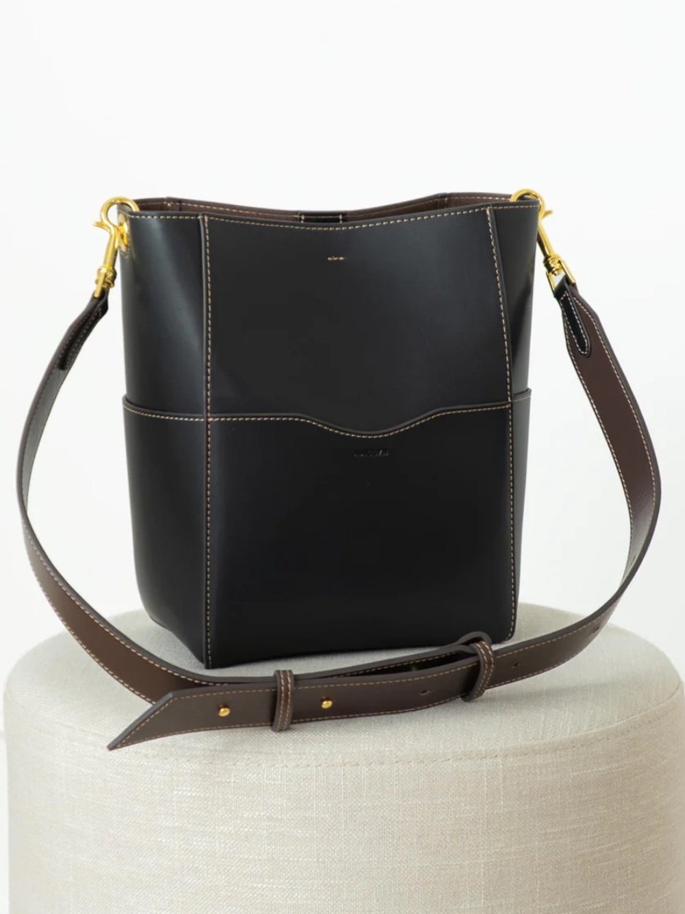 AALLYN Jordan Bucket Bag in Black